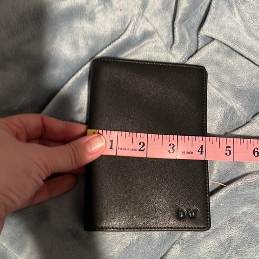 DW leatherworks passport holder and luggage tag - Picture 6 of 9